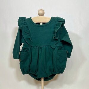 NWOT Baby Girls' Dark Green Ruffle Long-Sleeve Bodysuit Bubble